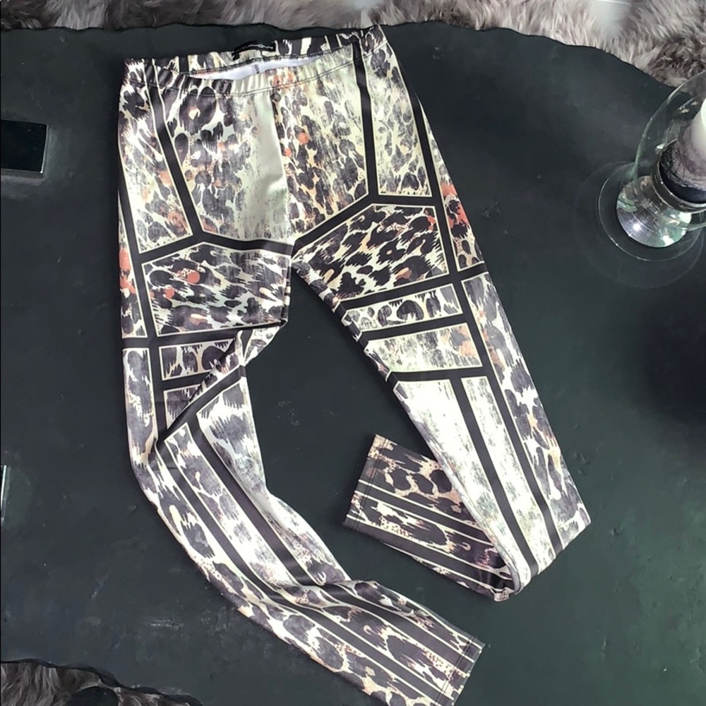 😍SYMPHONY Leopard Print Leggings😍